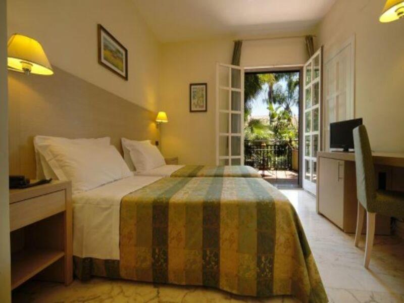 Hotel Borgo Verde CTA Exterior photo