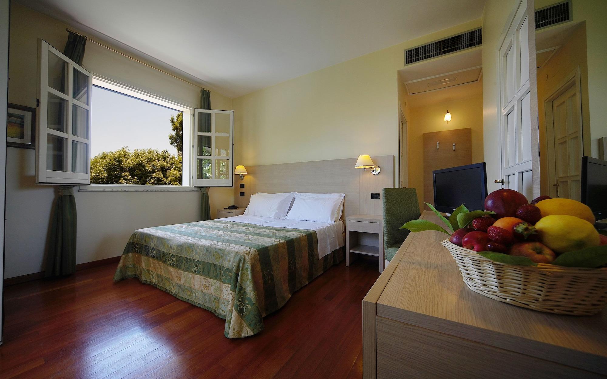 Hotel Borgo Verde CTA Exterior photo