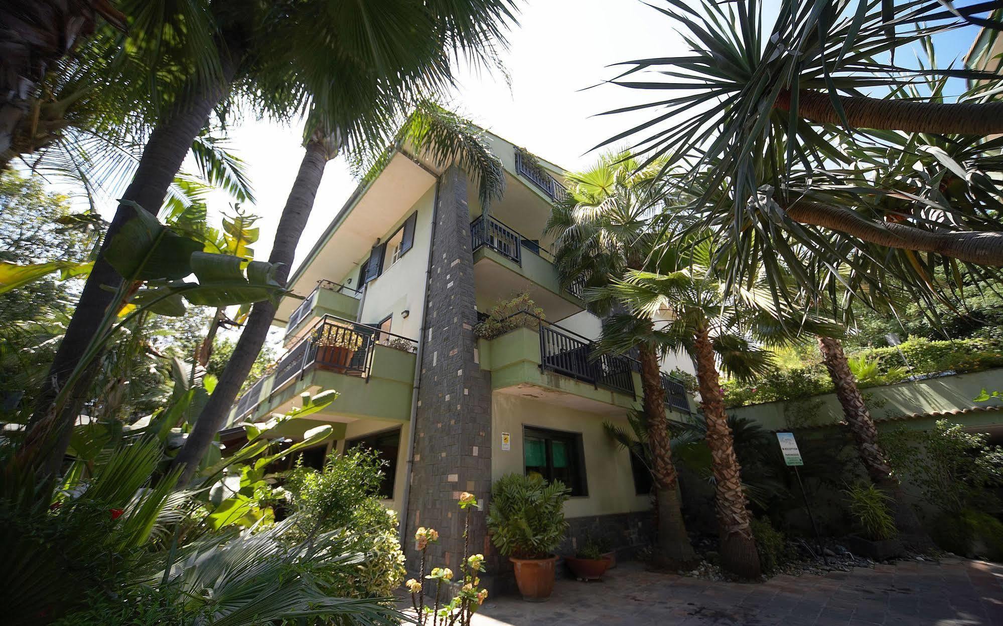 Hotel Borgo Verde CTA Exterior photo