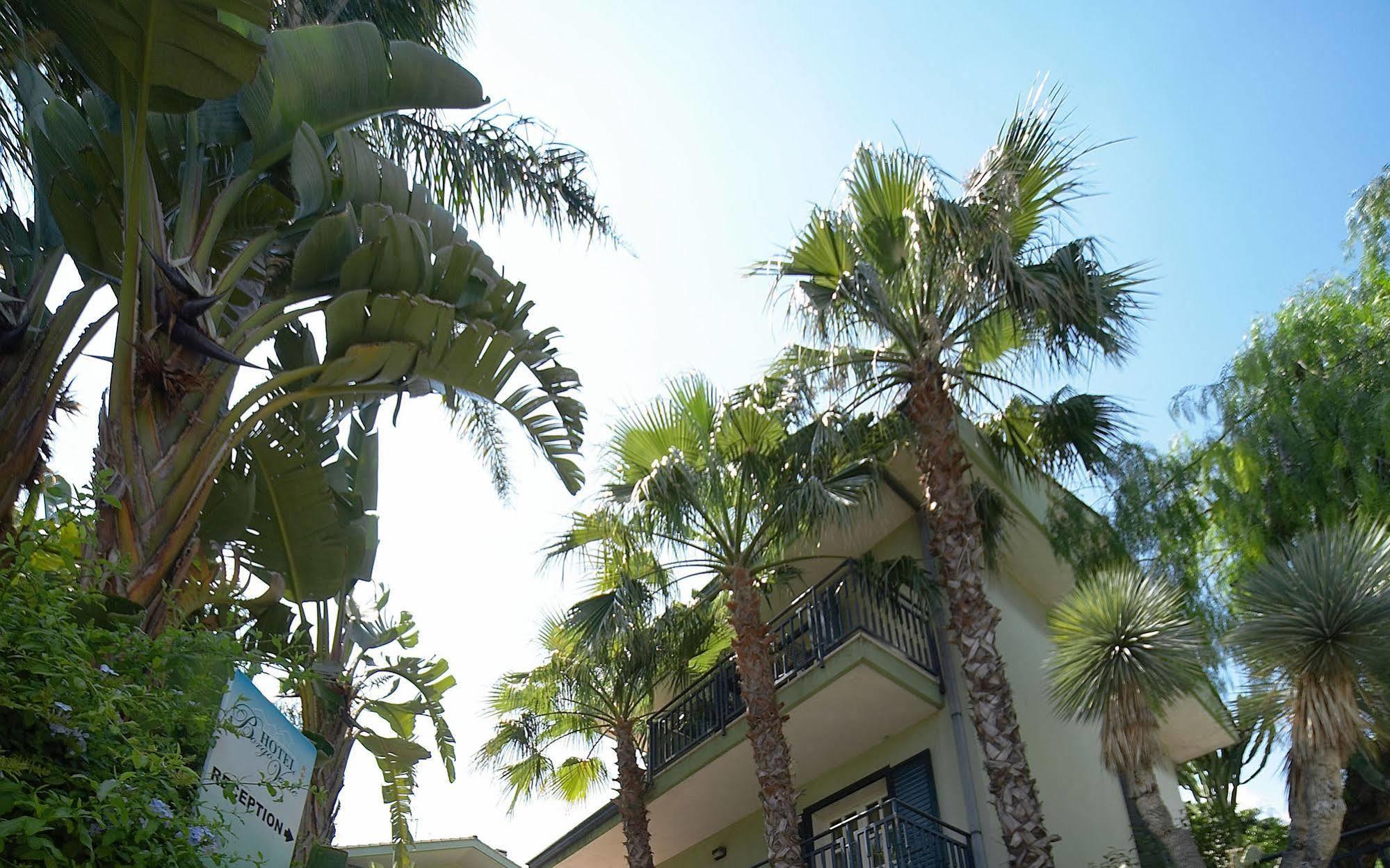 Hotel Borgo Verde CTA Exterior photo
