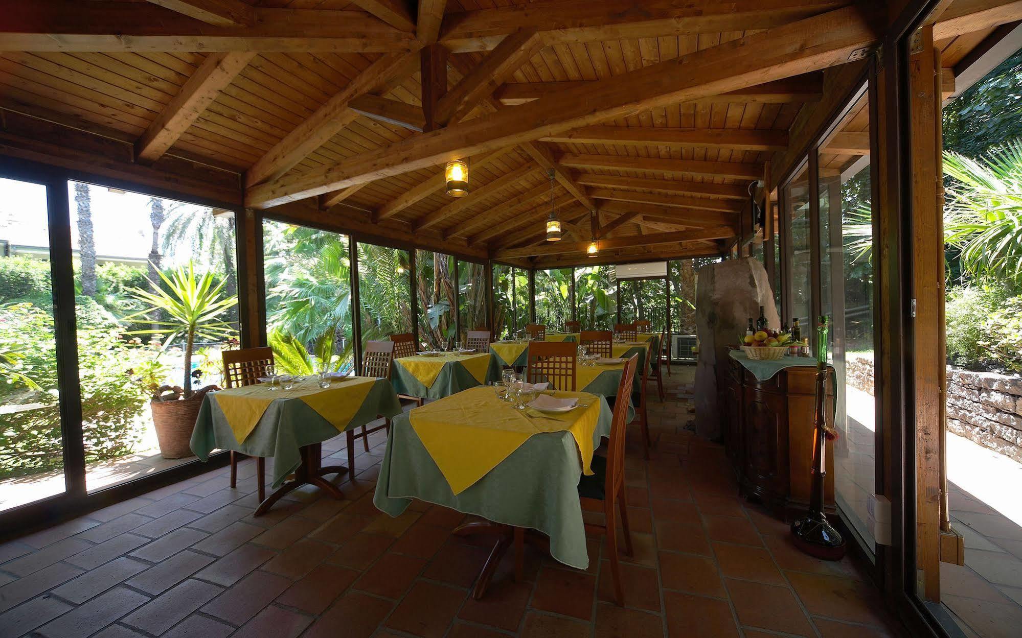 Hotel Borgo Verde CTA Exterior photo