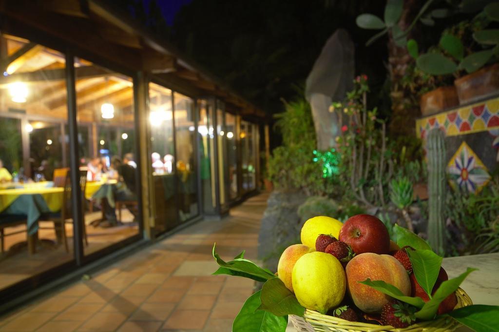 Hotel Borgo Verde CTA Exterior photo